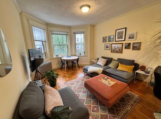 32 Queensberry St #8R, Boston, MA 02215