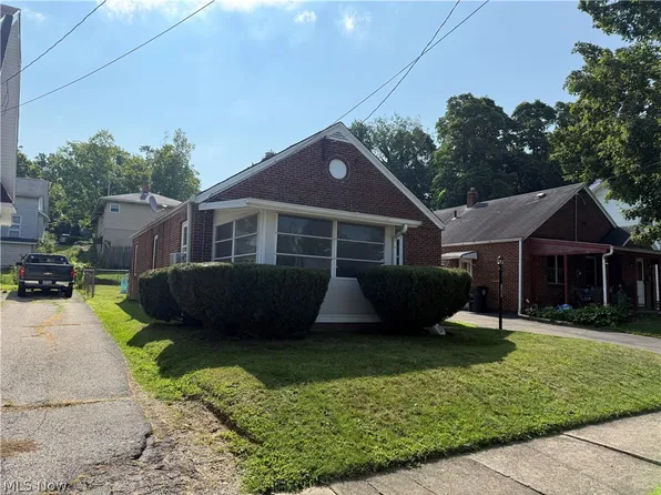 1263 Dayton St, Akron, OH 44310