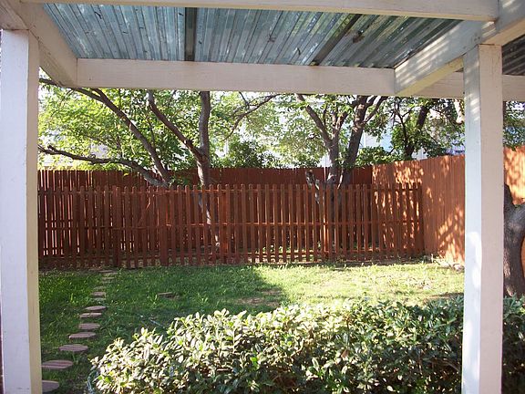 4th image of 10923 Wallbrook Dr