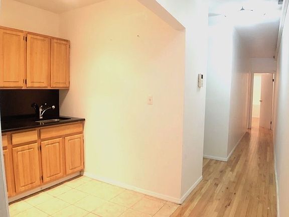 3rd image of 189 Orchard St APT 2S