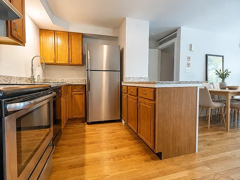19 Dalrymple St #1