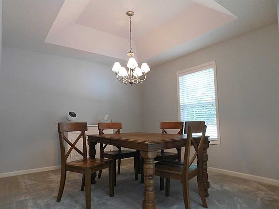 3rd image of 4725 Mansfield Dr