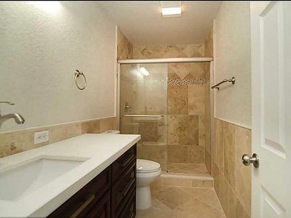 2nd image of 3515 Chesapeake Cir