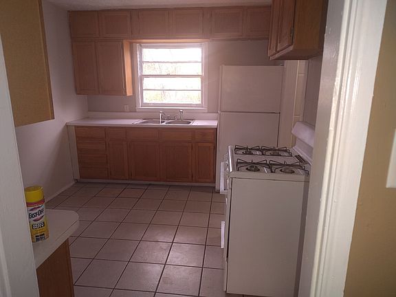 3rd image of 427 S 27th St