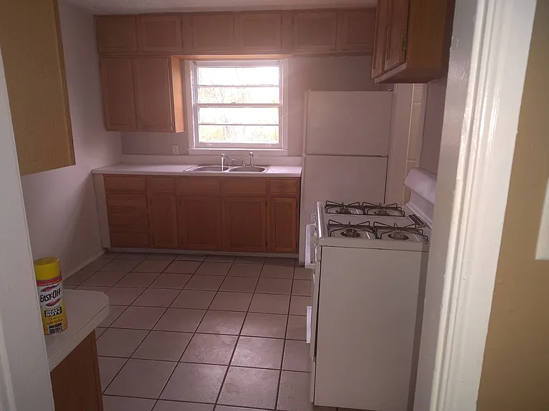 427 S 27th St — Photo 3