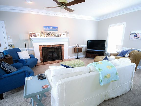 3rd image of 202 Smith Dr