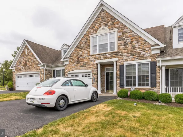 410 Reagan Dr, Sellersville, PA 18960