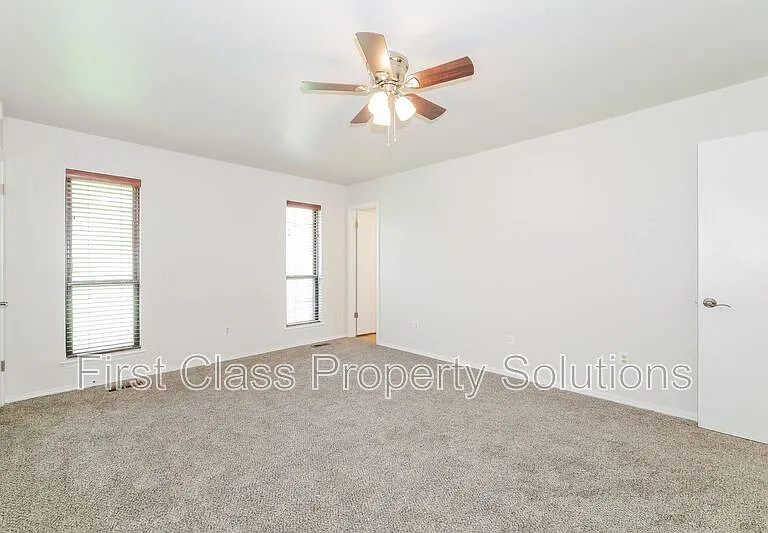 713 Sagebrush Pl — Photo 8