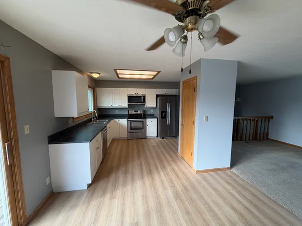 4141 Jacquelyn Dr, Lincoln, NE 68516