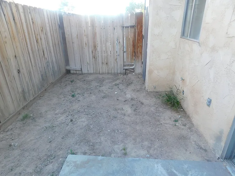 513 E Ridgecrest Blvd — Photo 23