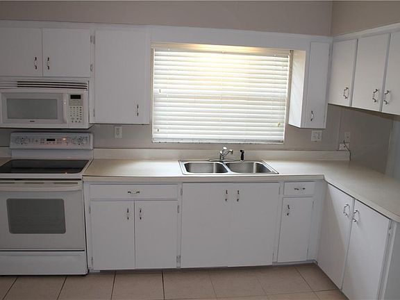 5th image of 4 Twilight Ln
