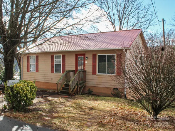 60 Wiggins St, Canton, NC 28716