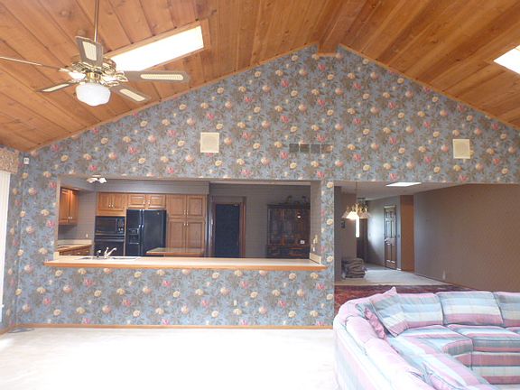 5th image of 6765 Waterford Ln