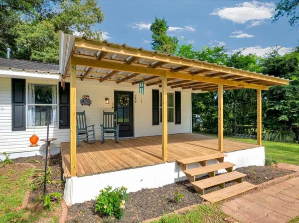 259 S 5th St, Cushing, TX 75760