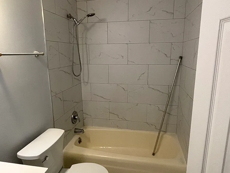 555 Deepwoods Dr #2E — Photo 6