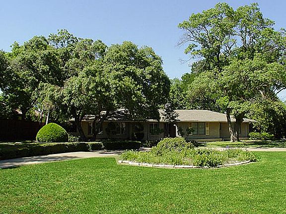 3rd image of 6019 Royal Crest Dr