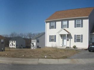 28 Aspen Pl, Willimantic, CT 06226