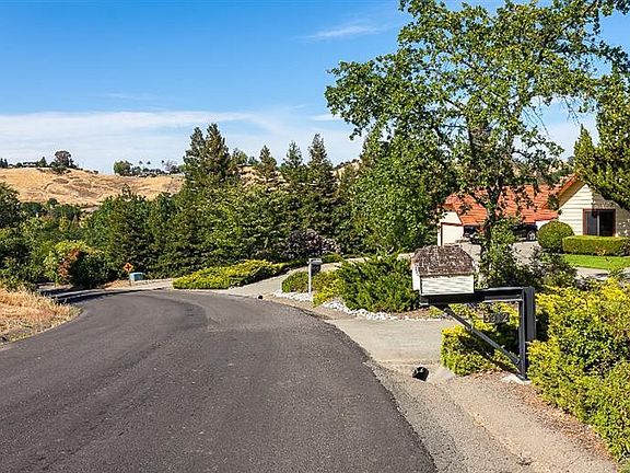 3rd image of 3912 Solar Hills Dr