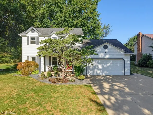 5078 Fox Ridge Dr, North Canton, OH 44720