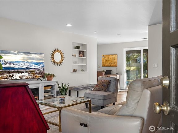 4th image of 11924 SE 169th Place