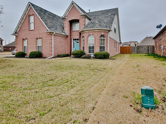 2nd image of 800 Marquette Ln