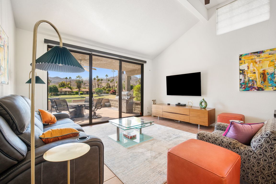 next background image