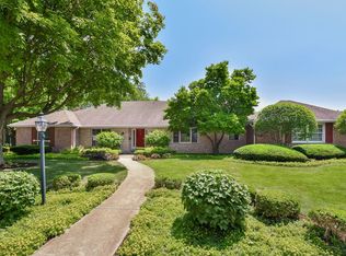 138 Shelley Ln, Wheaton, IL