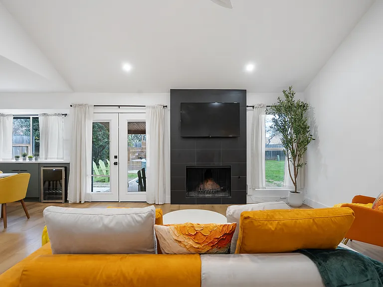10803 Burnwood Dr — Photo 23
