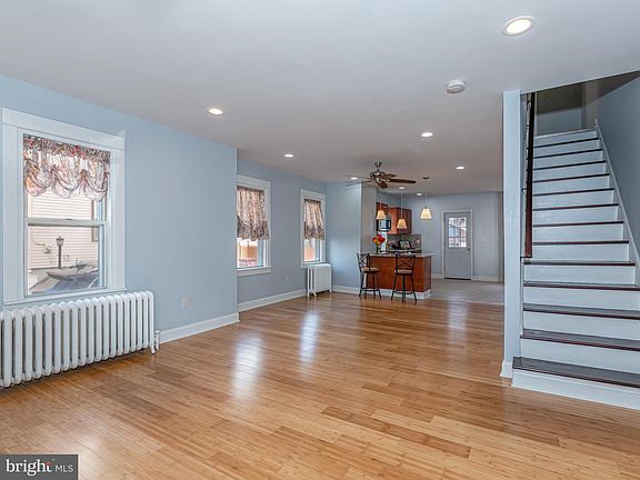4th image of 207 W Ashland Ave