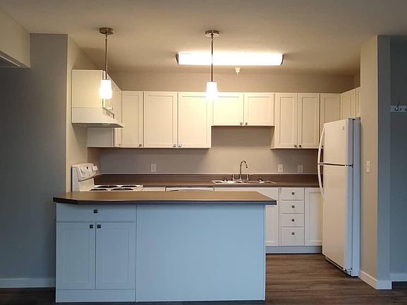 2nd image of 511 Cavalier Dr APT 206
