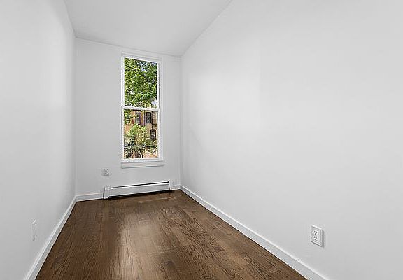 5th image of 834 Halsey St #1
