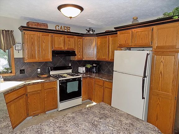 3rd image of 5245 Highland Dr
