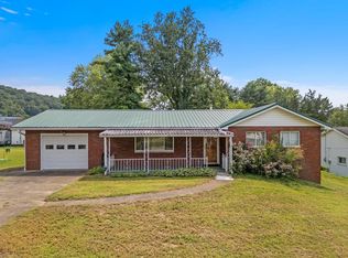 6021 Miller Rd, Huntington, WV 25702