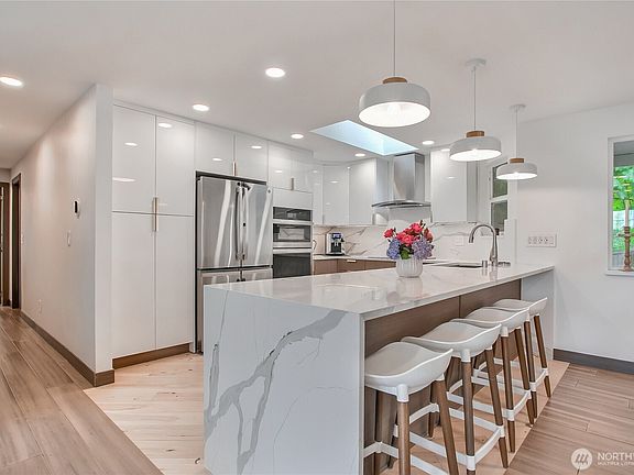 3rd image of 3701 170th Street SW