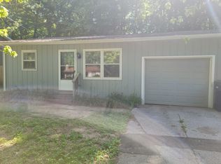 18716 148th Ave, Spring Lake, MI 49456