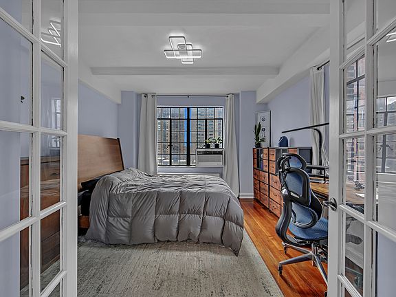 4th image of 320 E 42nd St APT 1710