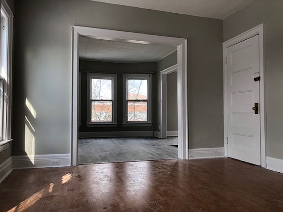 4th image of 111 Woodlawn Ave #2