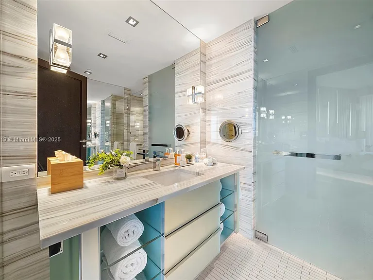 2201 Collins Ave — Photo 41