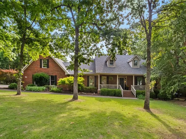 2432 N Toy Dr, Fayetteville, AR 72704