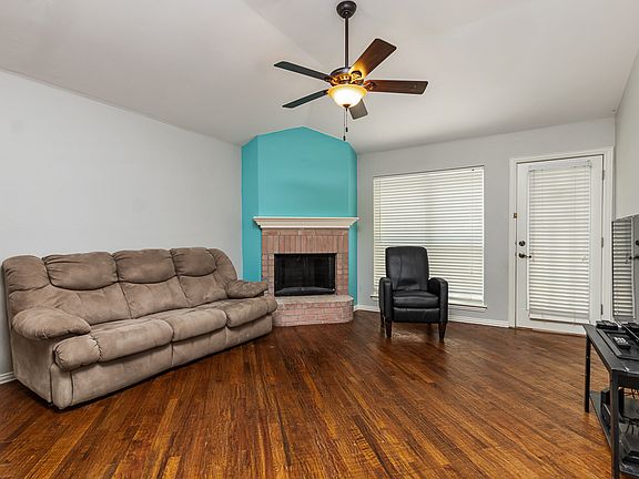 4th image of 1008 Waterview Dr