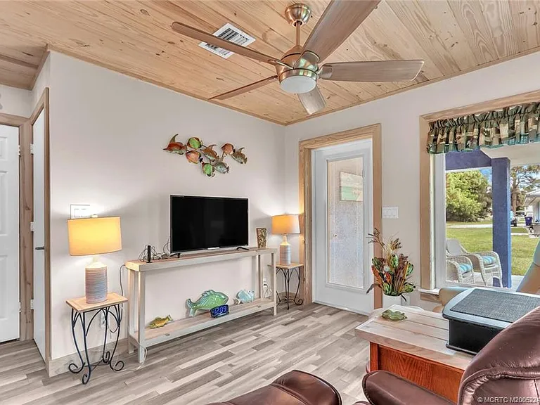 64 NE Acacia Trl — Photo 6