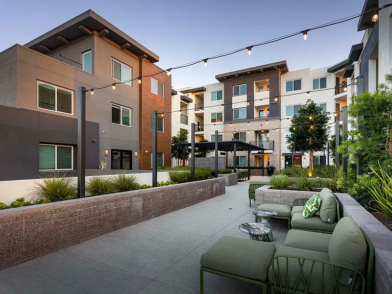 Alexan Noho West — Photo 53