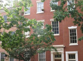 262 S 4th St #1R, Philadelphia, PA 19106