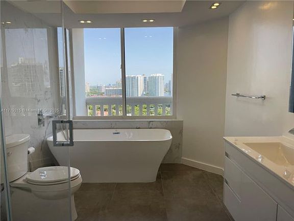3rd image of 1000 Island Blvd #2305