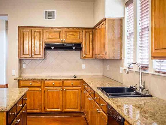 5th image of 11723 Pecan Creek Dr