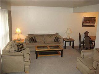 2nd image of 1307 Kingsbury Dr Unit C
