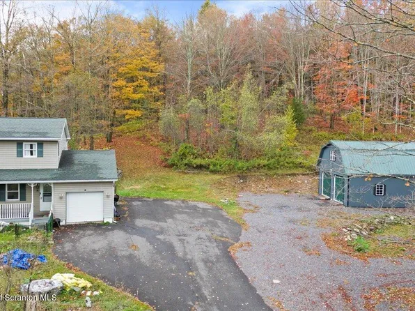 19 Laurel Rd, Moscow, PA 18444