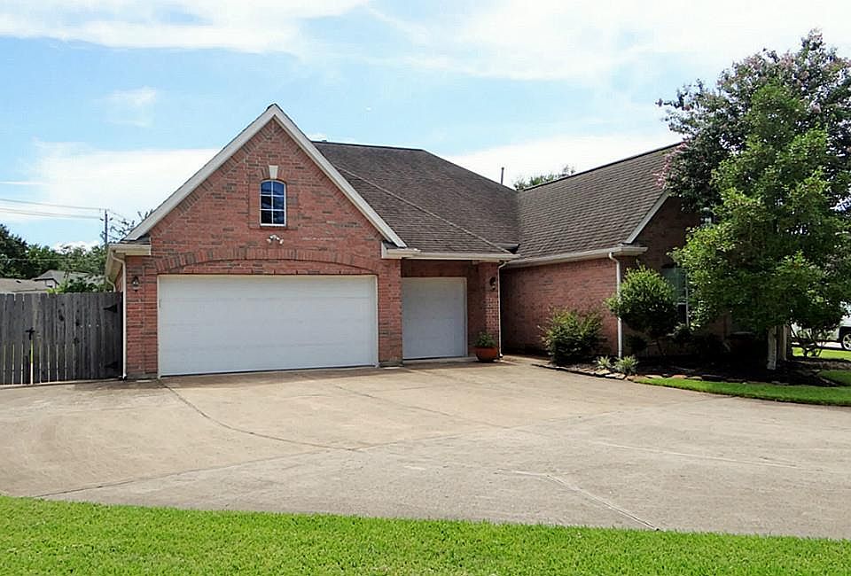 1st image of 3002 Cove View Dr