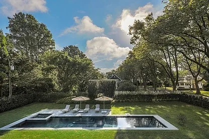 East Hampton Village -newly Renovated — Photo 4