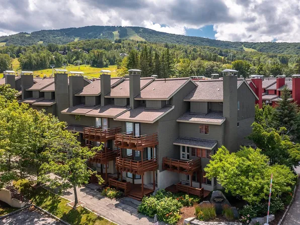 34 Mountain Reach Mews Road, Stratton, VT 05155